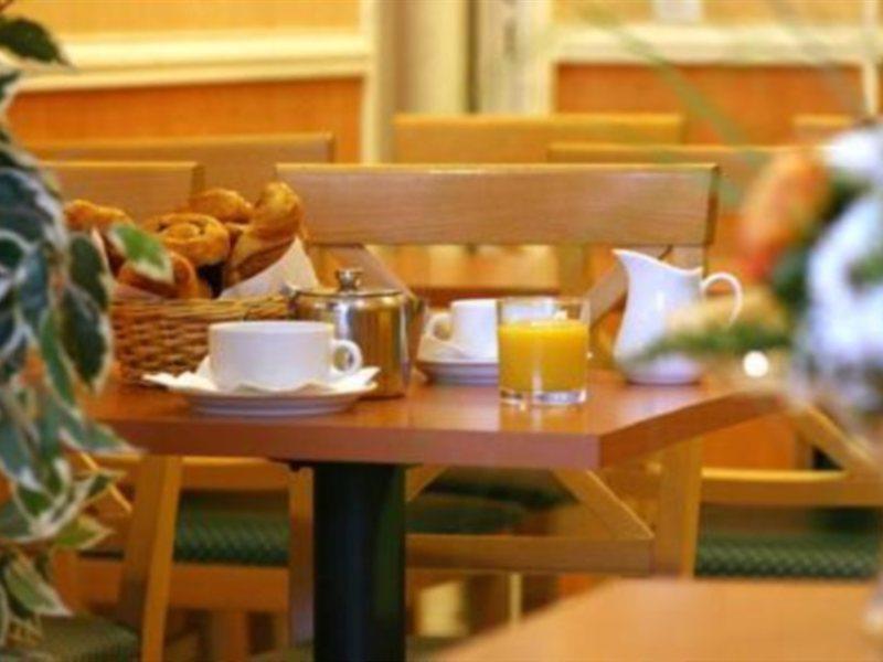 Hotel Amarys Simart Париж Екстериор снимка