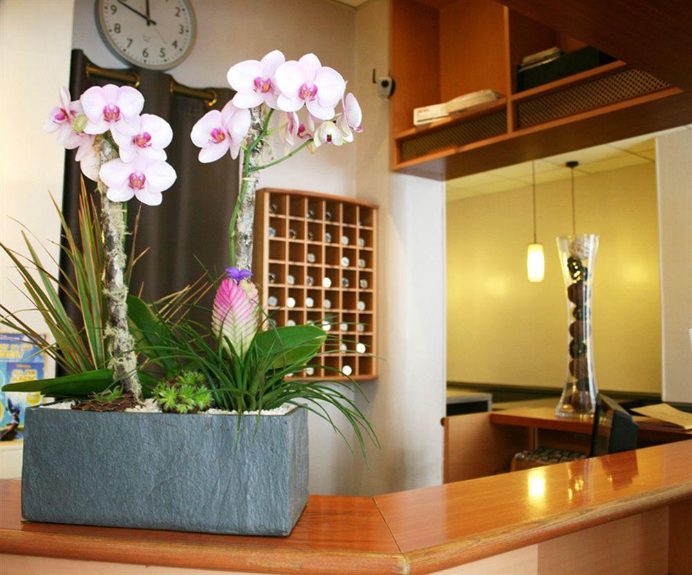 Hotel Amarys Simart Париж Екстериор снимка